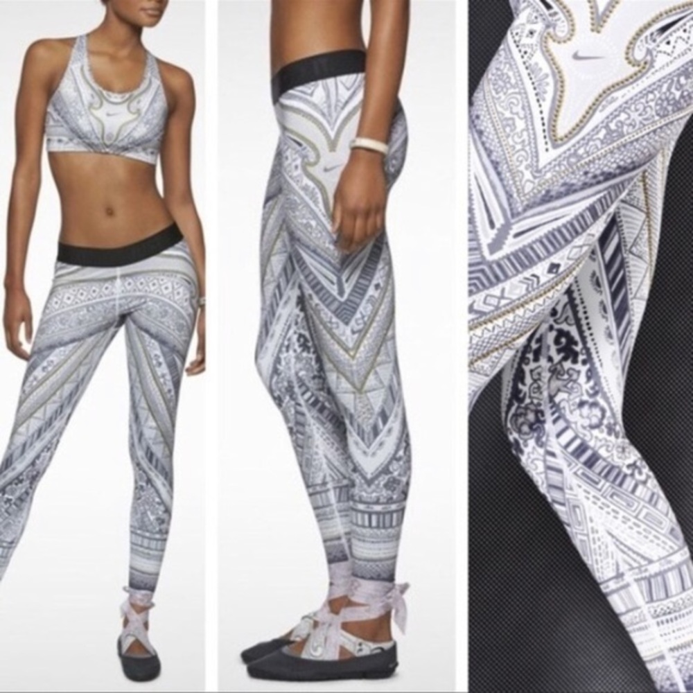 Nike Black and White Patterned Leggings